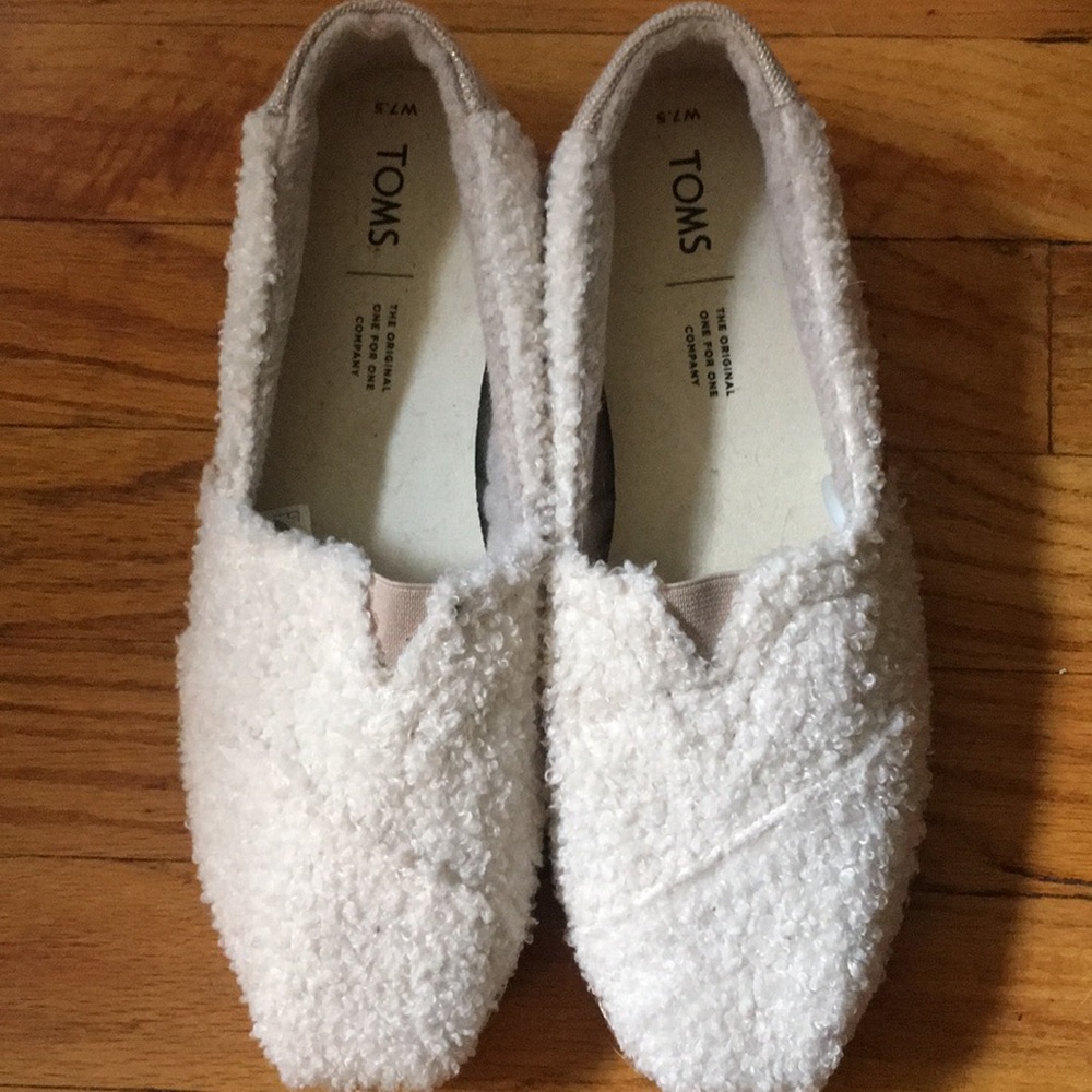 Brand new Toms